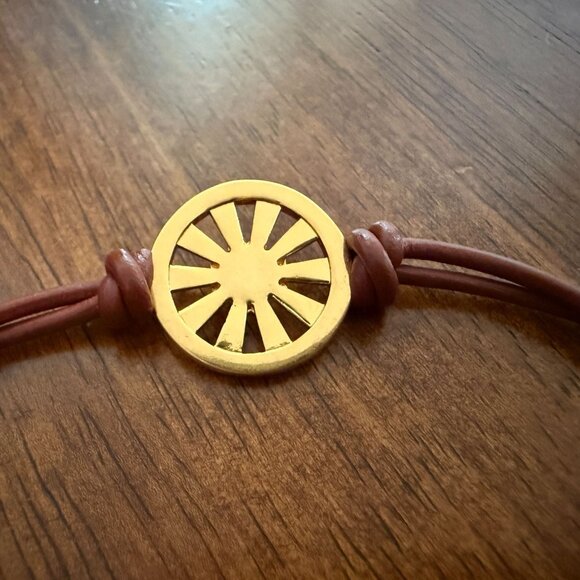 Tory Burch Miller Adjustable Brown Leather Bracelet Gold Sunburst Logo Charm - Picture 6 of 8